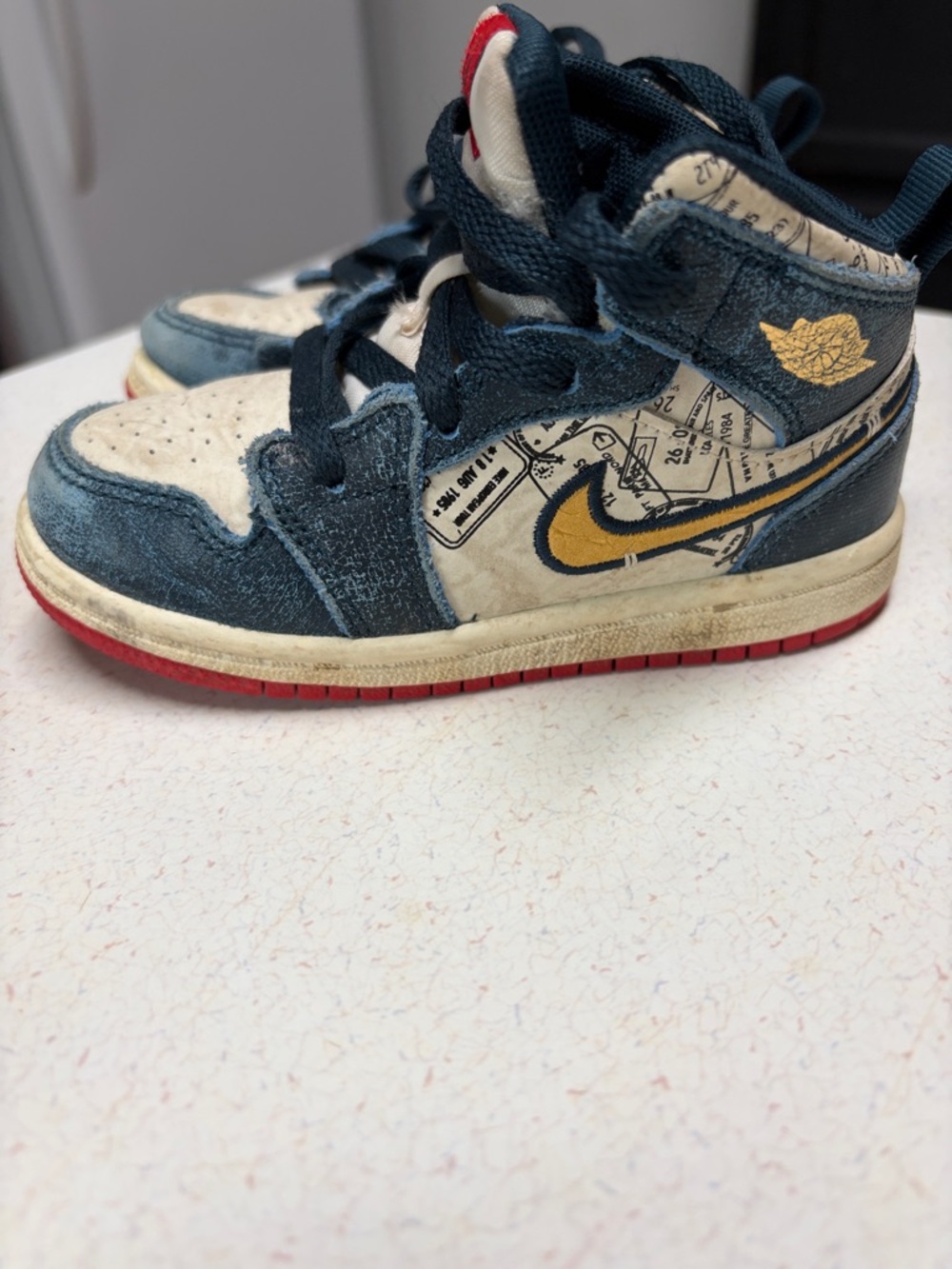Nike Kids High-Top Sneakers in Navy, White & Red